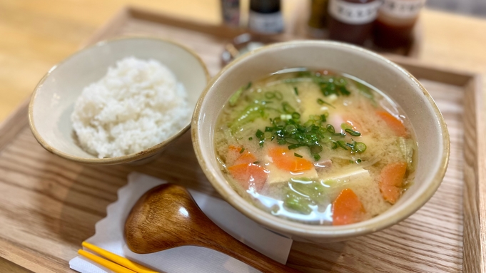 専門店が作る具だくさんみそ汁やゆし豆腐などの朝食付プラン！県庁前駅から徒歩5分、国際通りまで徒歩9分